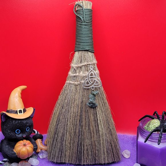 Witch Green Aventurine Triquetra Charm Broom - Picture 3 of 8